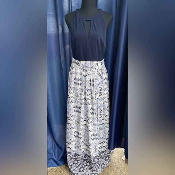 Vince Camuto Blue and White Maxi Dress with Belt - Picture 1 of 7